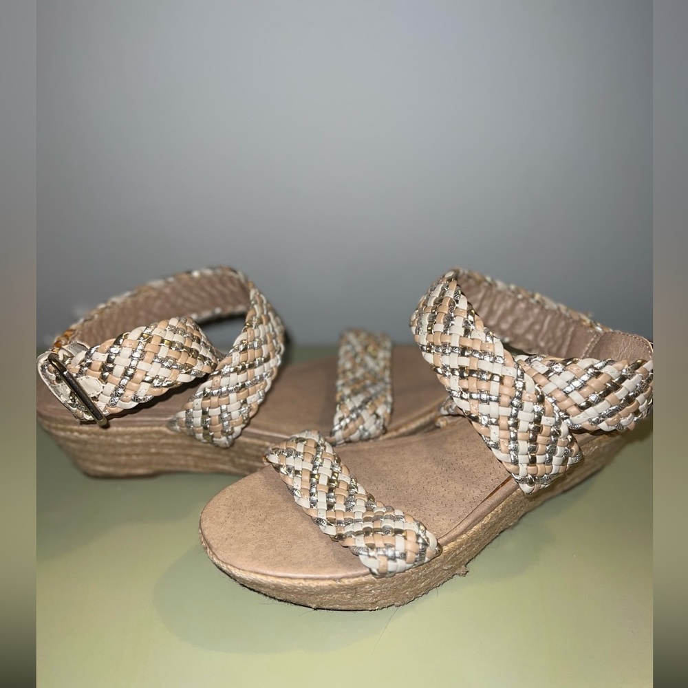Jessica Simpson Silver and Tan Flatform Sandals